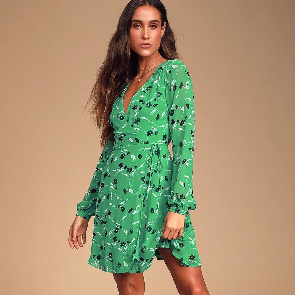 NWT ✨ Lulus - Wrapped in Wonder Green Floral Print Long Sleeve Wrap Dress - S